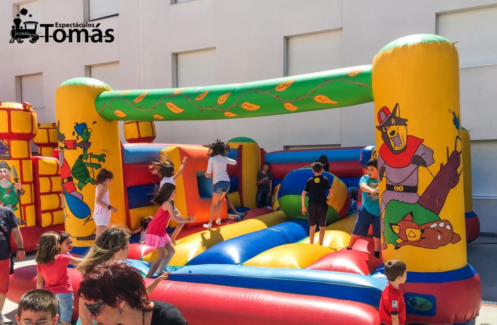 HINCHABLE OBSTÁCULOS 7X6 M